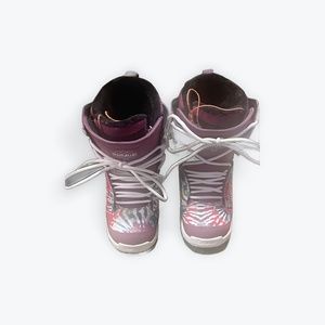 Thirty Two women’s snowboarding boots size 7